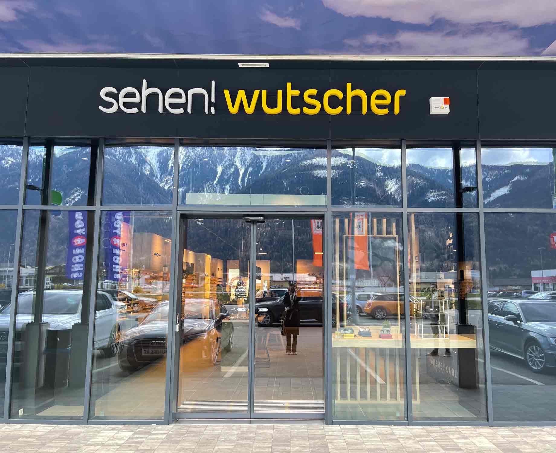 Aussenansicht Spittal Aussenansicht Eingang sehen!wutscher Spittal