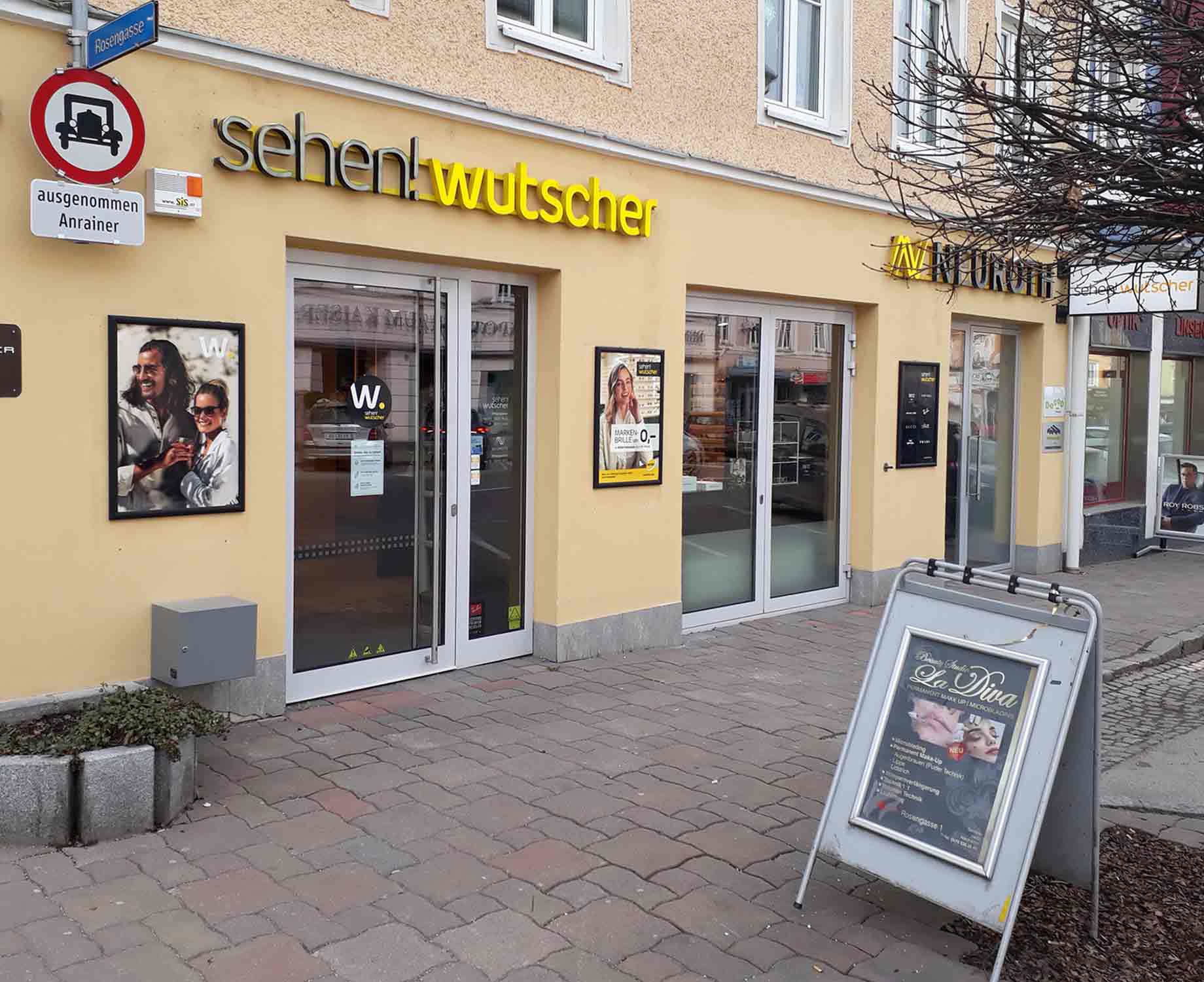 Aussenansicht Mattighofen Aussenansicht Eingang sehen!wutscher Mattighofen