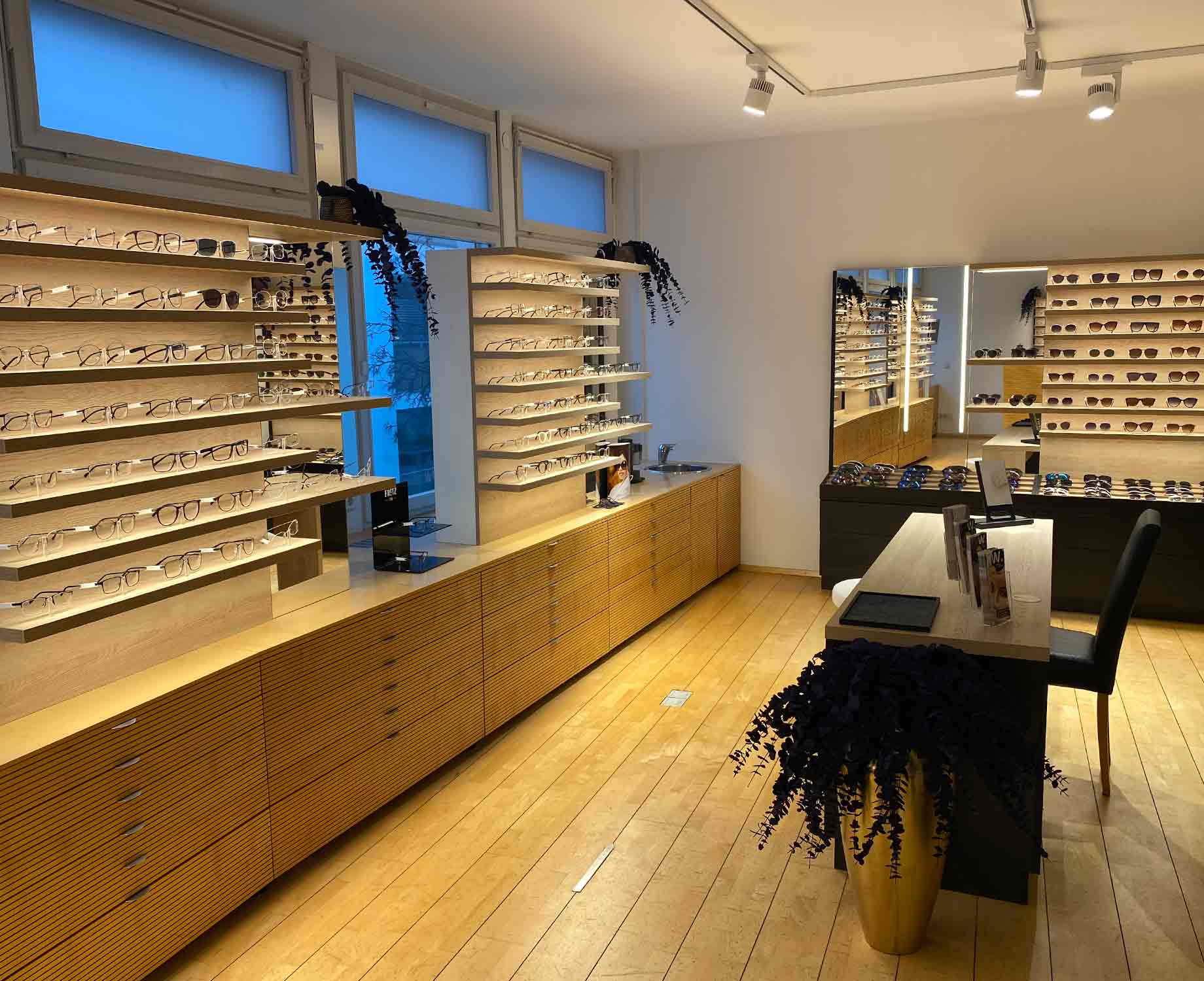 Innenansicht Lustenau Innenansicht Verkaufsraum sehen!wutscher Lustenau