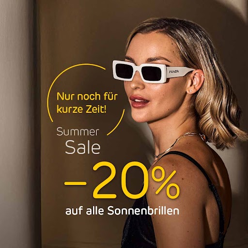Dame mit weißer Sonnenbrille und Sale Hinweis