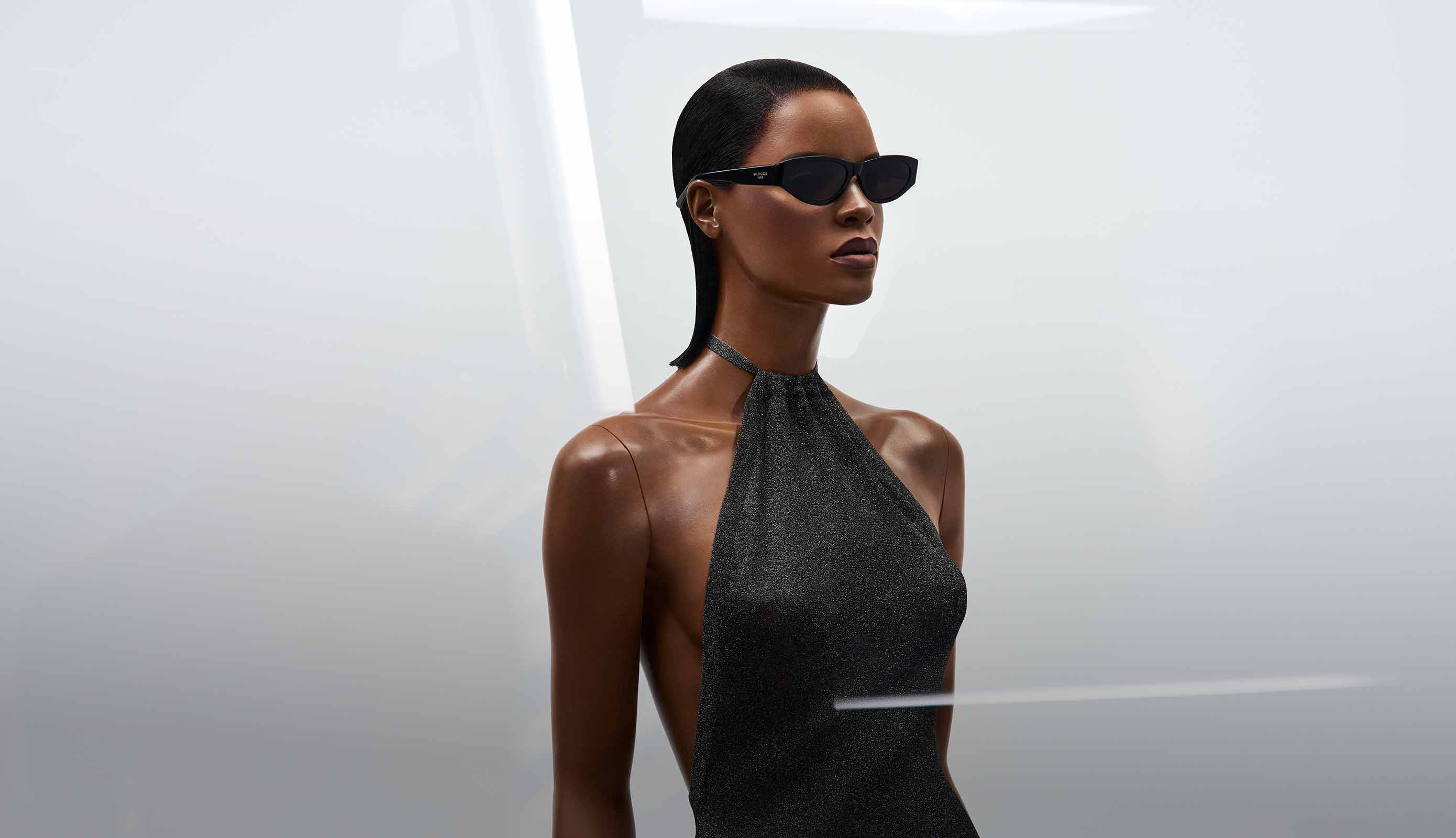 Sonnenbrille von Balenciaga Frau träft Balenciaga Sonnenbrille