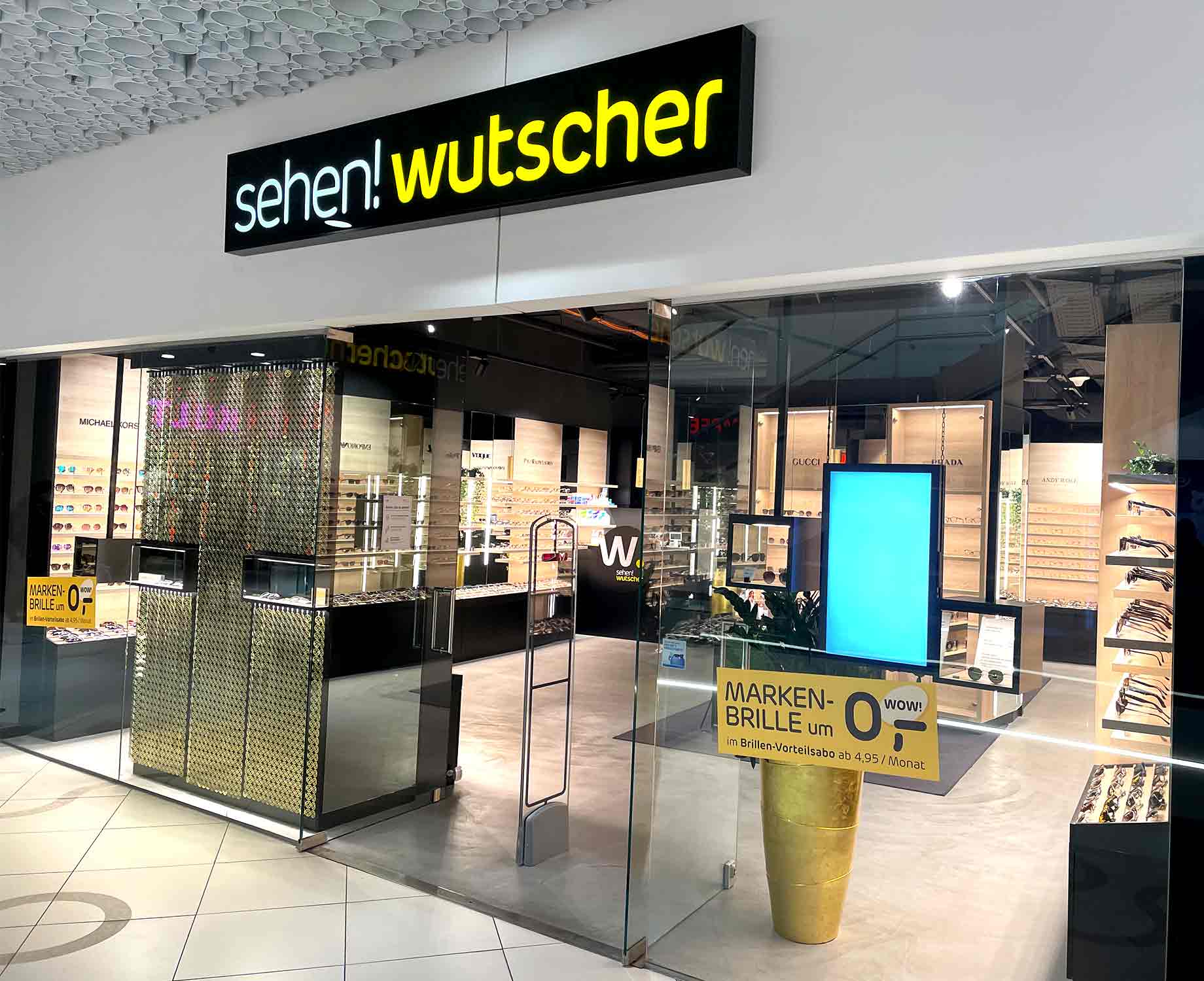 Aussenansicht Wien Mitte Aussenansicht Eingang sehen!wutscher Wien Mitte